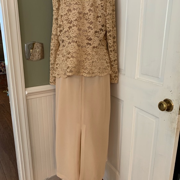 Jessica Howard formal - Picture 11 of 15